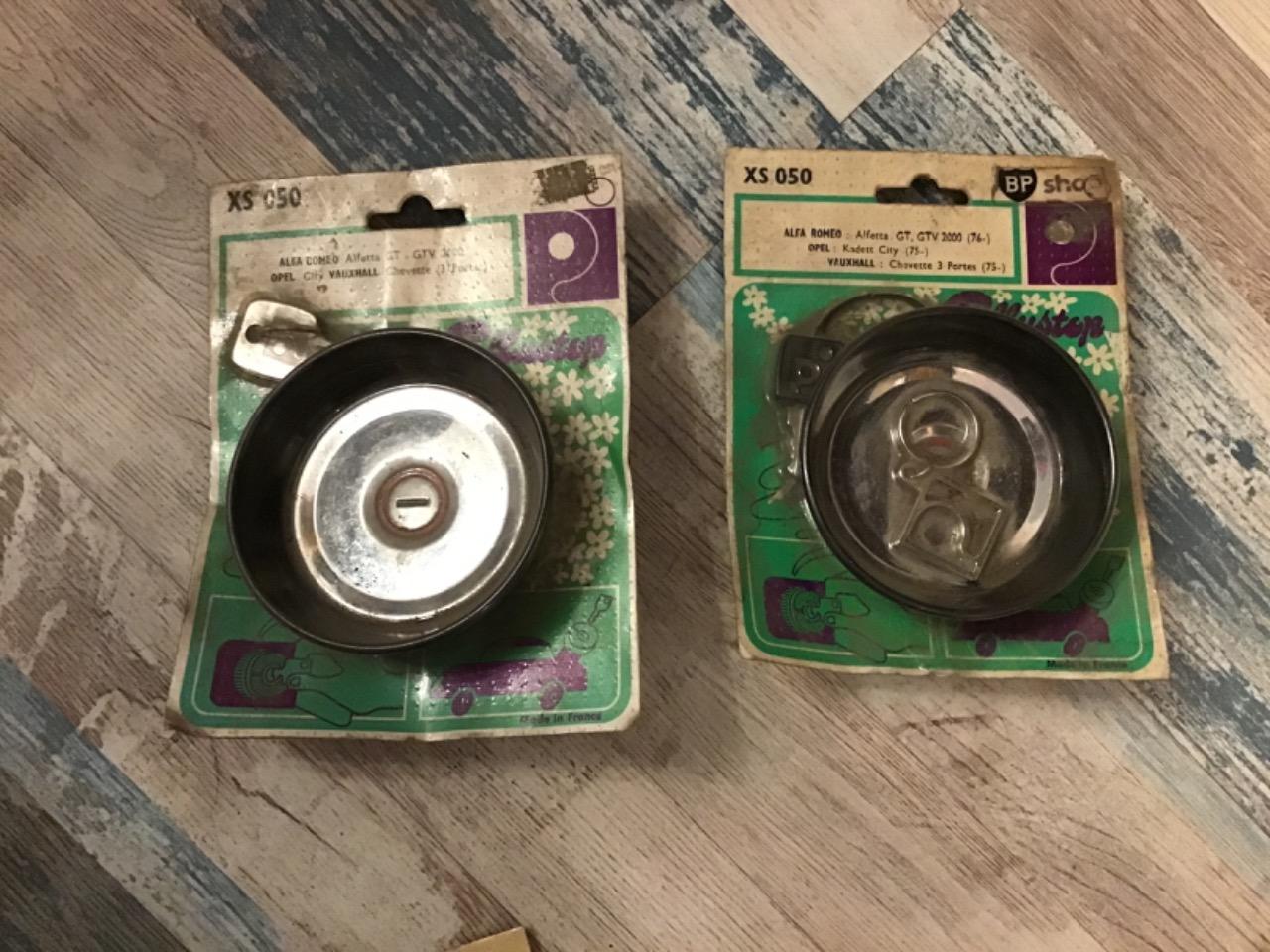 BOUCHON RÉSERVOIR NEUFS ALFA ROMEO Alfetta LesAnciennes.com