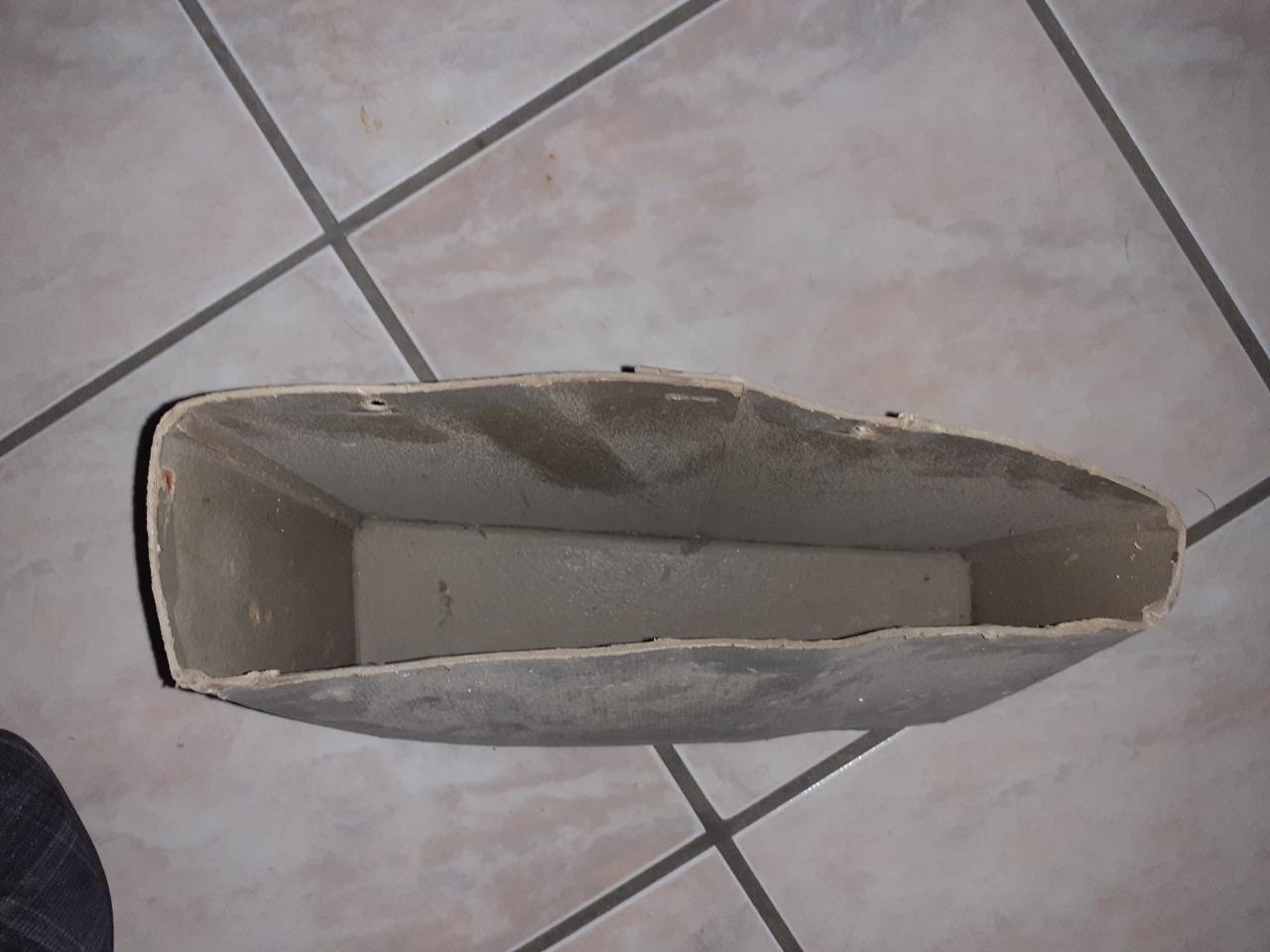 Boite à gants RENAULT 4CV berline LesAnciennes.com