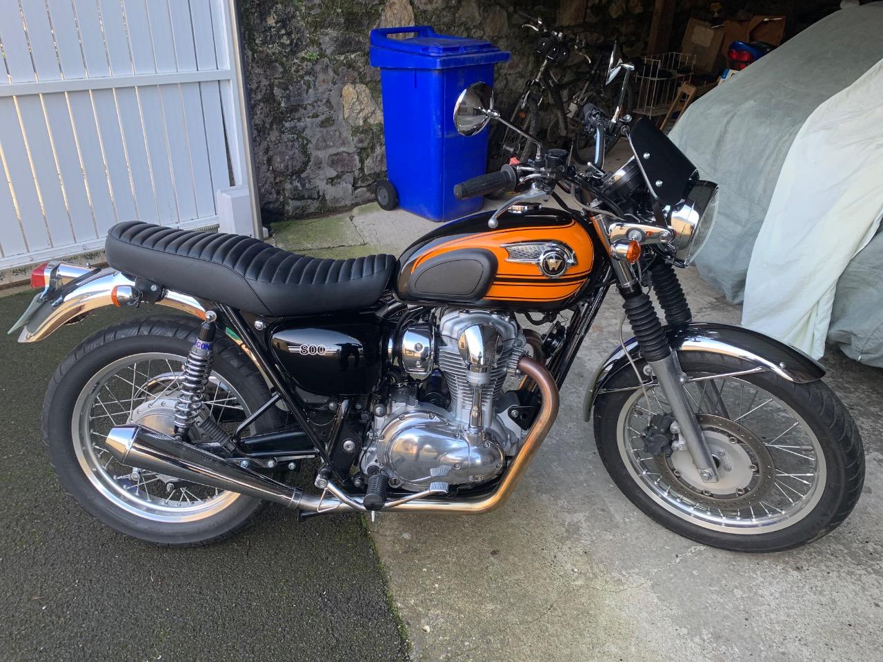 KAWASAKI W800 LesAnciennes.com