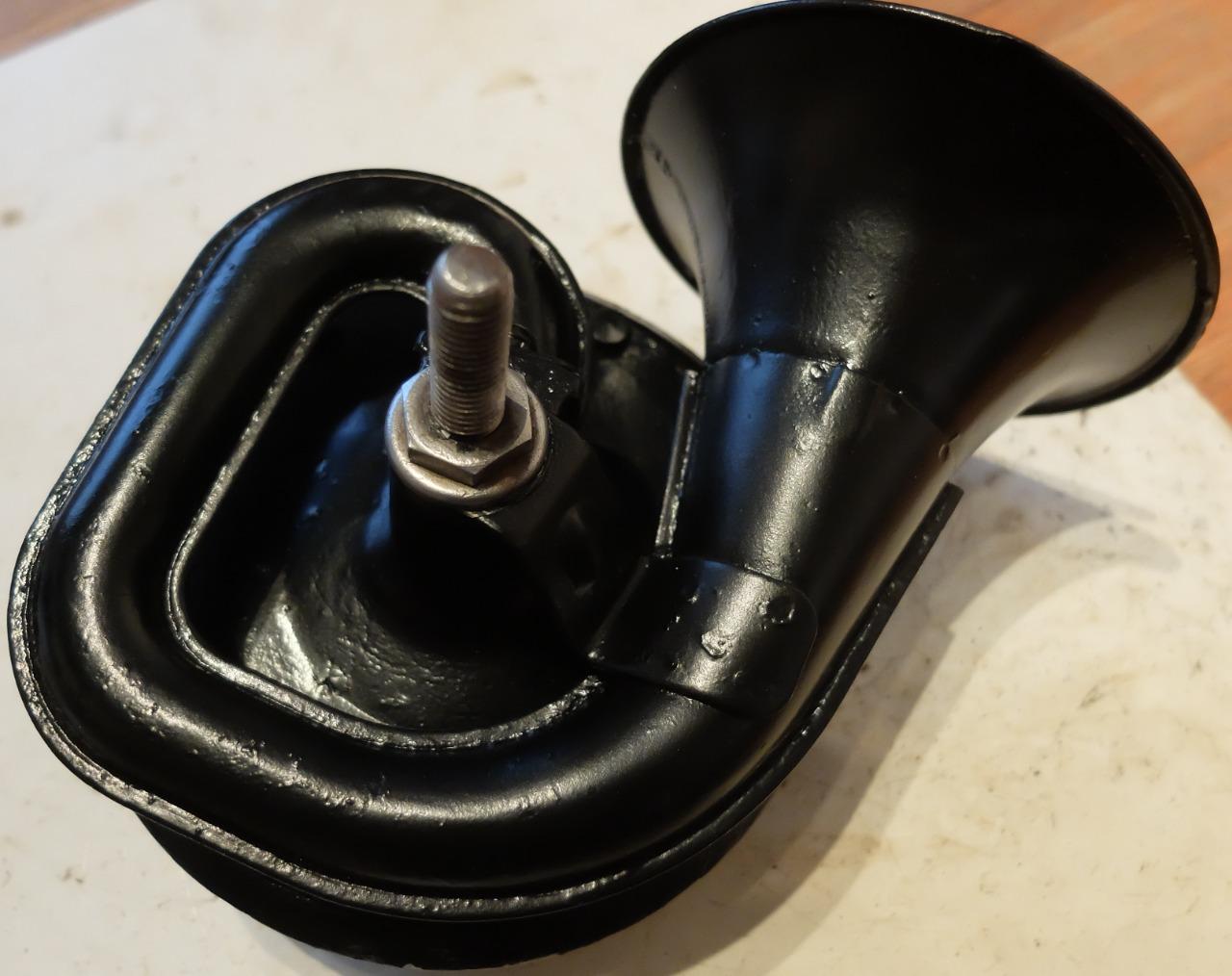 Is the Bell System Western Electric F1 phone base a 300 series