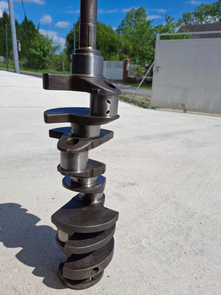 Vilebrequin FORD F250 v8 360 LesAnciennes.com