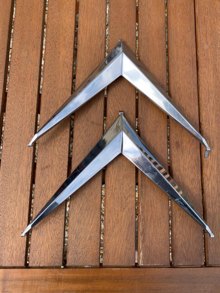 Chevrons calandre CITROEN HY LesAnciennes.com