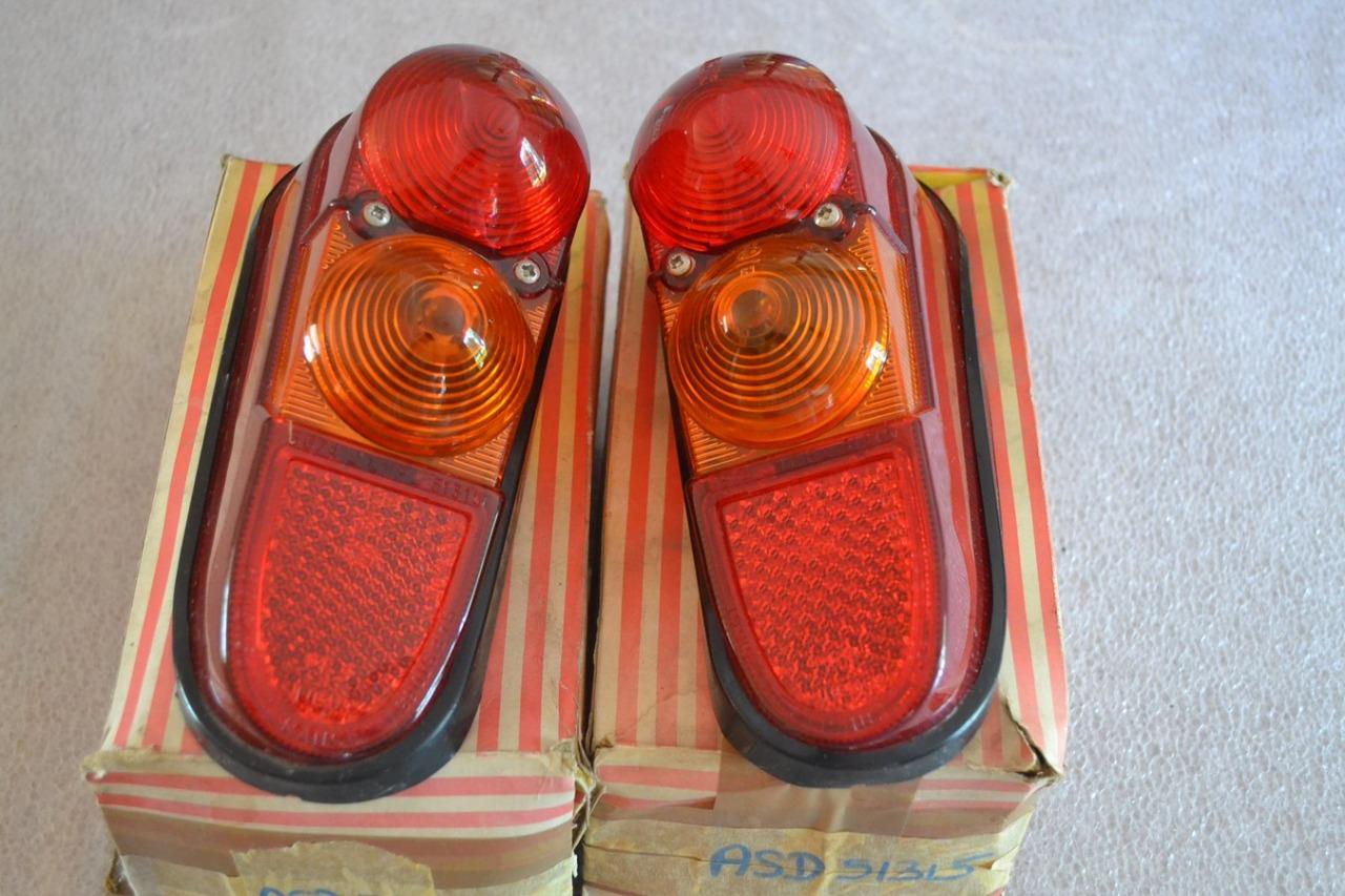 Paire feux AR RENAULT 4L (R4L), neuf LesAnciennes.com