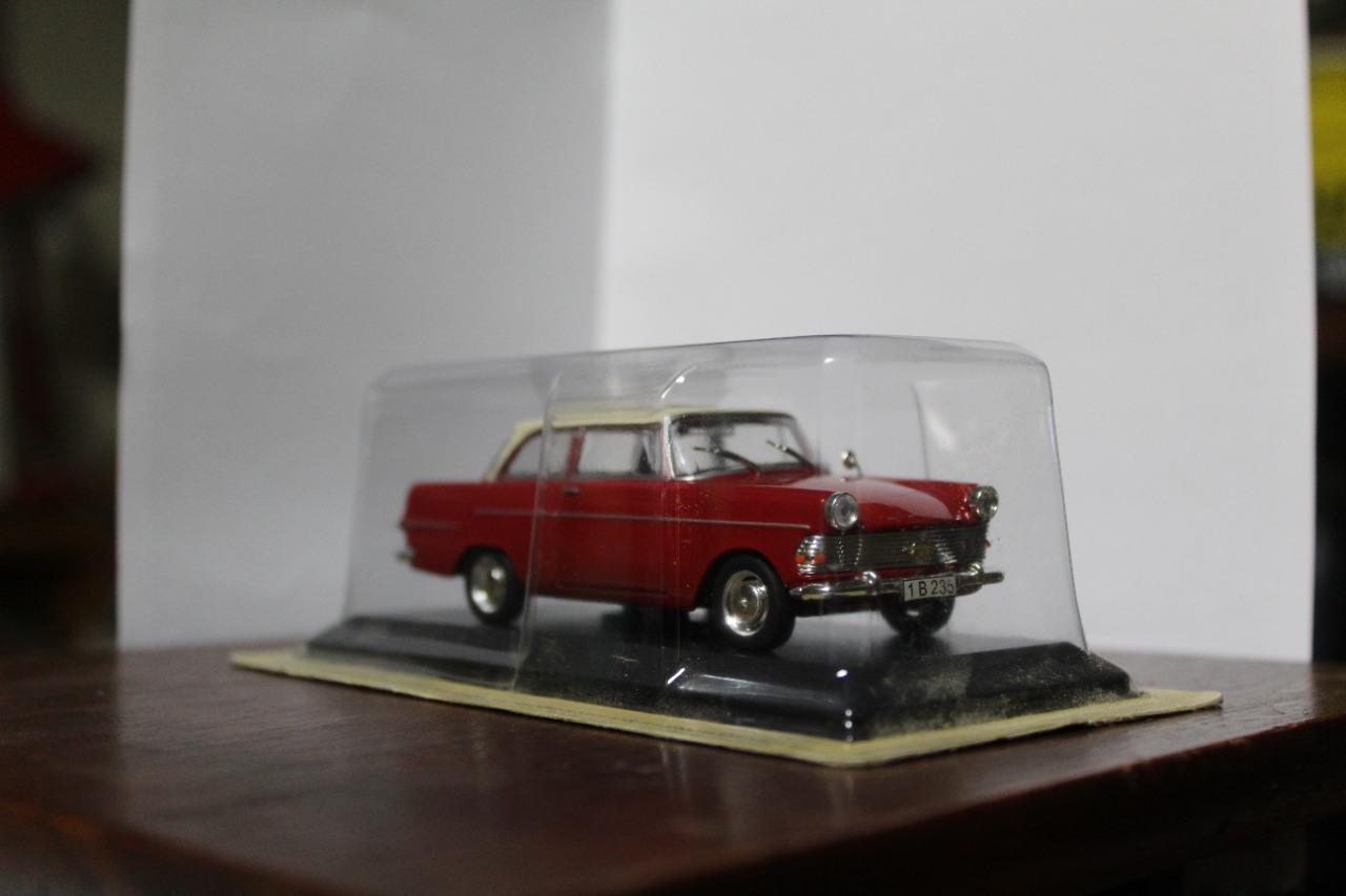 Opel Rekord 1/43 LesAnciennes.com
