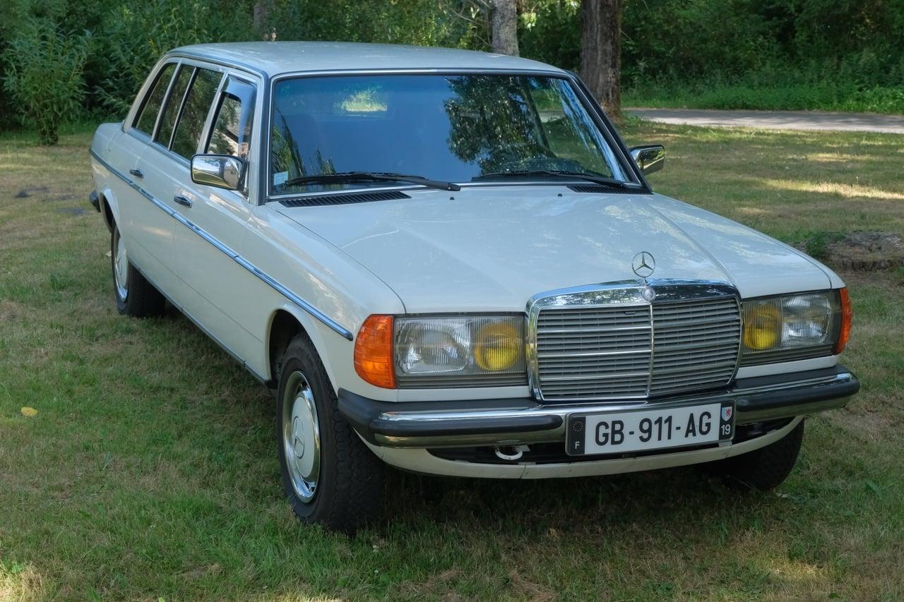 1984 Mercedes-Benz 250 E W123 Limousine LesAnciennes.com