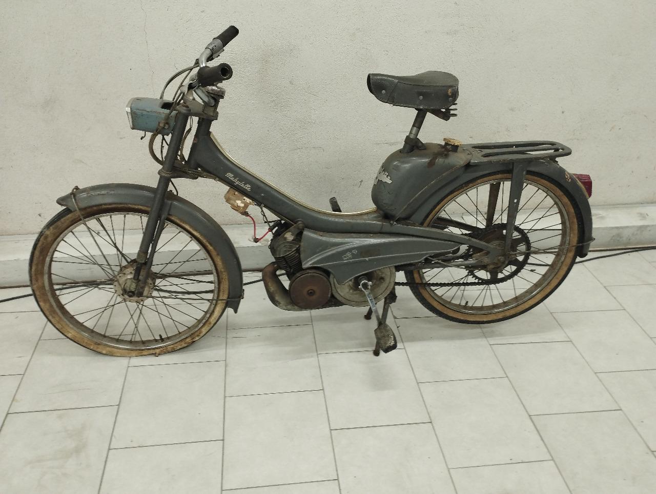 MOTOBECANE AV 42 AV42S - 1965 LesAnciennes.com