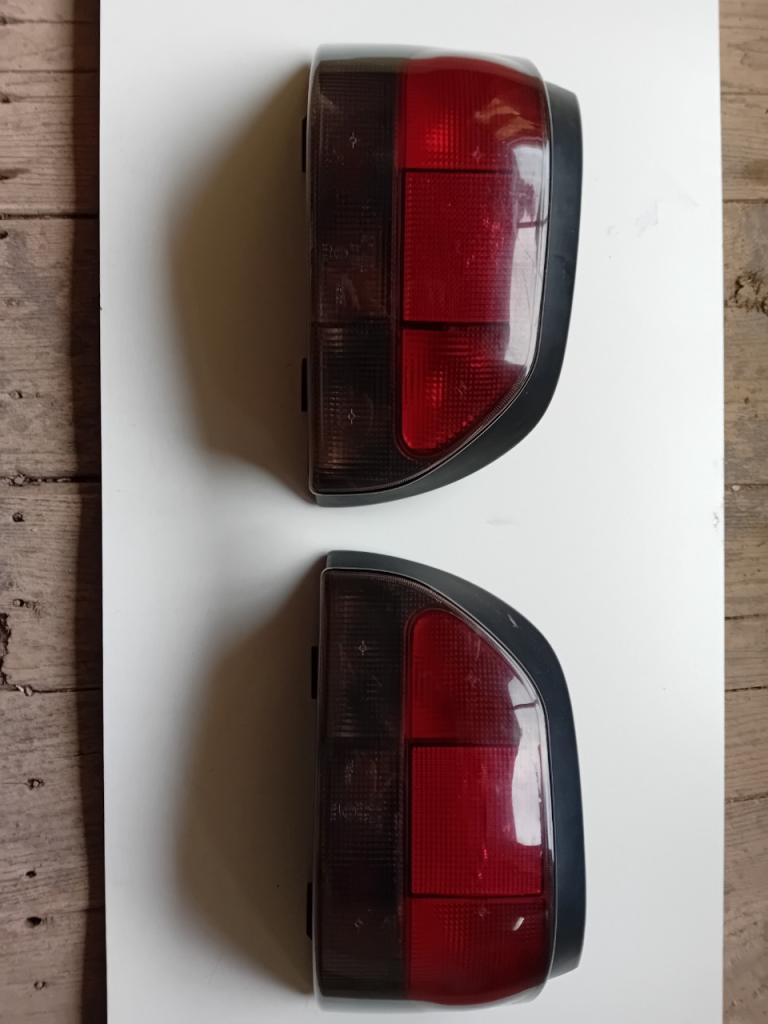 Feux arrière clio1 16s LesAnciennes.com