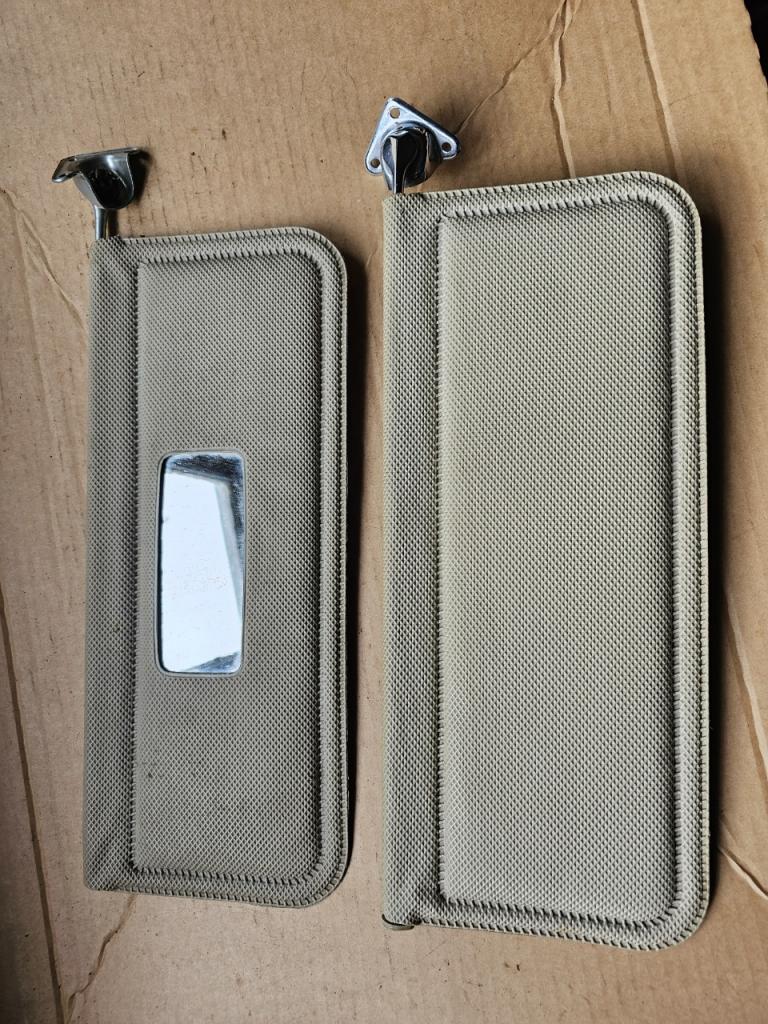 Pare soleil CITROEN DS LesAnciennes.com