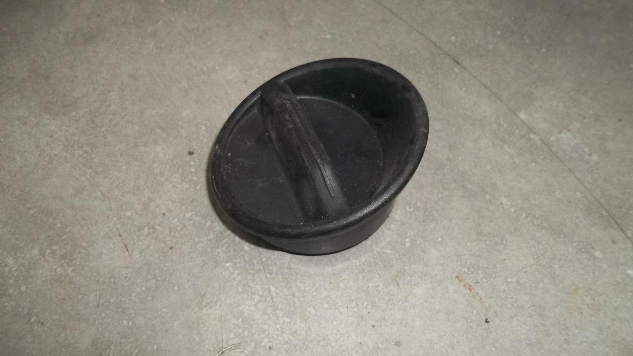 Bouchon RENAULT 5 (R5) LesAnciennes.com