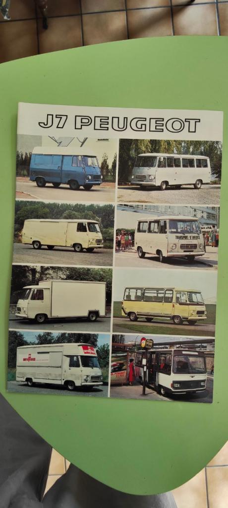 Catalogue publicitaire J7 Peugeot LesAnciennes.com