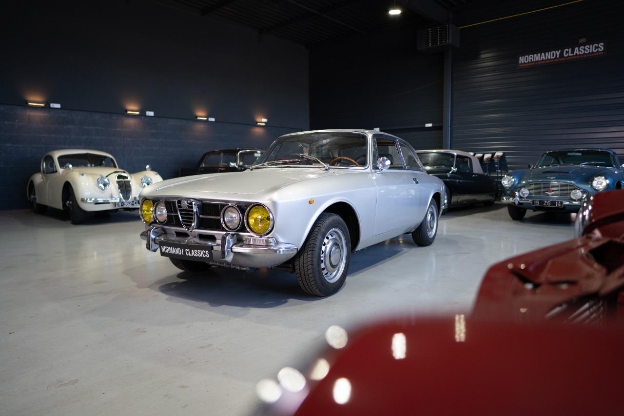 ALFA ROMEO 1750 Coupe Bertone - 1970 LesAnciennes.com