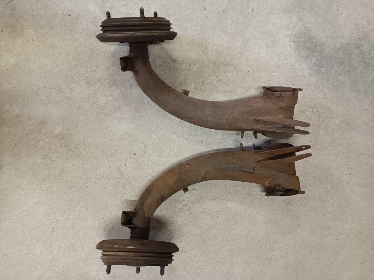 Bras de suspension CITROEN 2CV AZ 1950 LesAnciennes.com