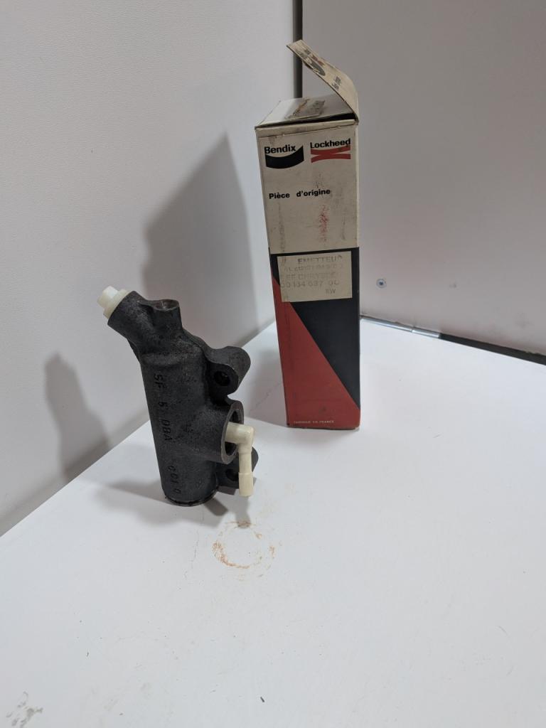 Emetteur embrayage SIMCA 1000 à partir de 09/1967 LesAnciennes.com