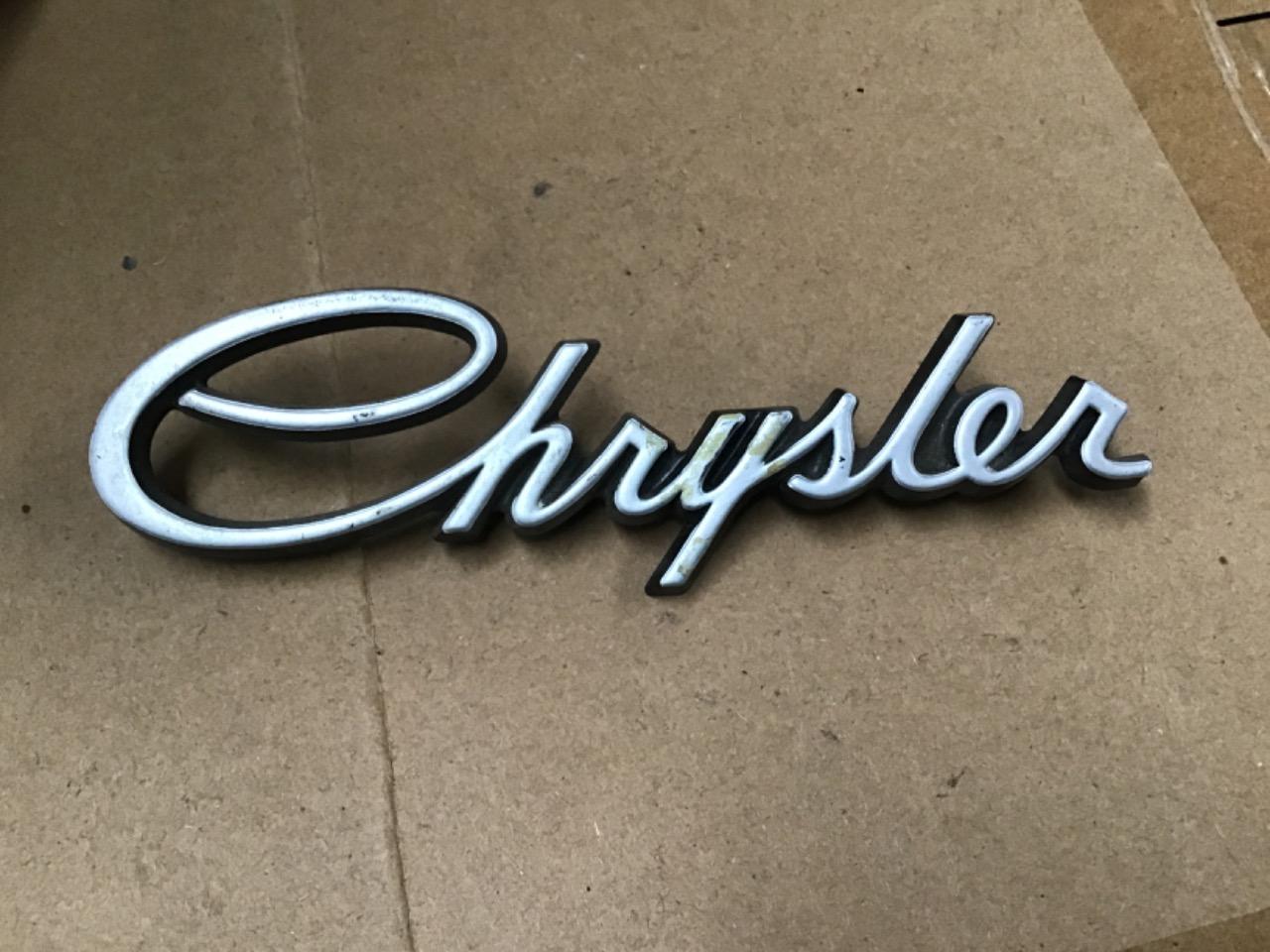 LOGO CHRYSLER LesAnciennes.com