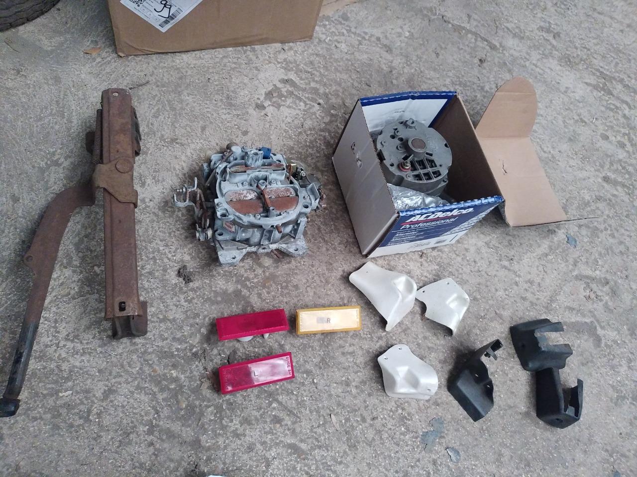 Lot de pièces OLDSMOBILE Cutlass 1985 v8 305ci LesAnciennes.com