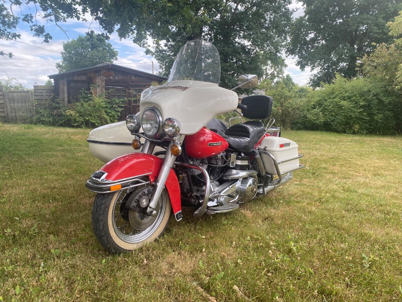 HARLEY DAVIDSON Electra Glide Shovelhead - 1977 LesAnciennes.com