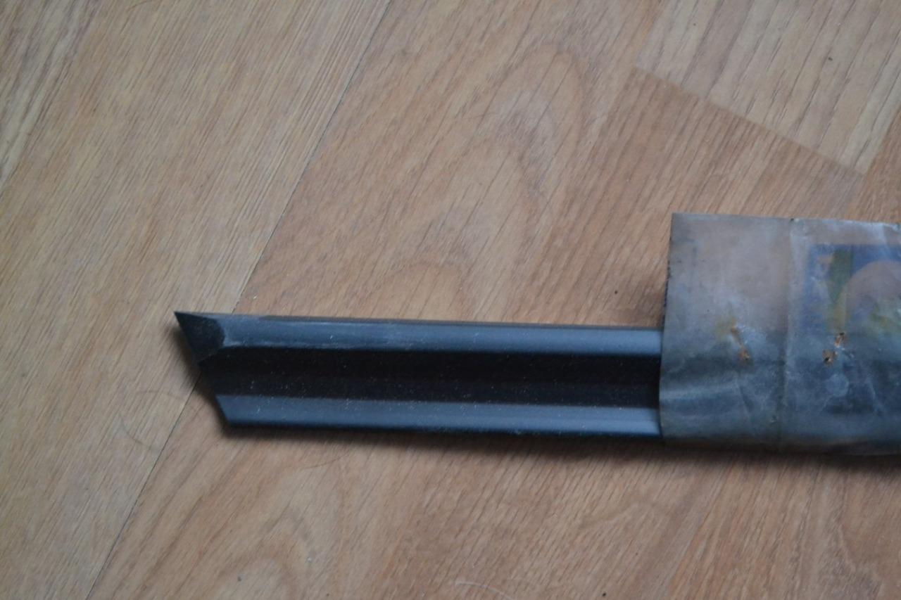 Baguette aile AR DTE PEUGEOT 305 BREAK LesAnciennes.com