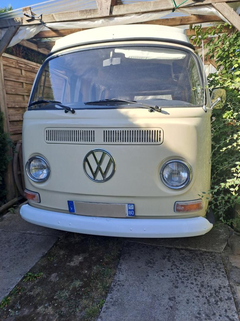 VOLKSWAGEN Combi BAY WINDOW USA - 1972 LesAnciennes.com