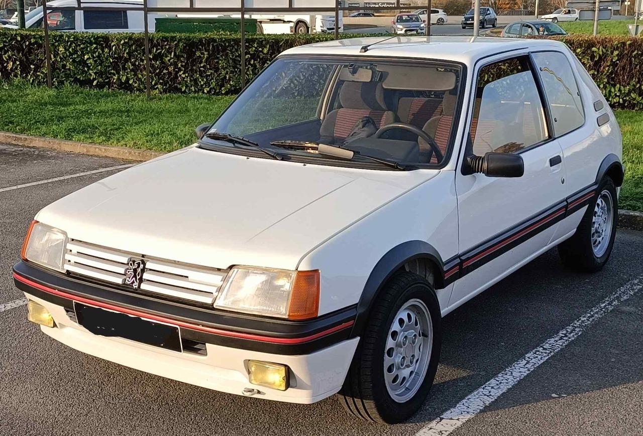 PEUGEOT 205 GTI - 1987 LesAnciennes.com