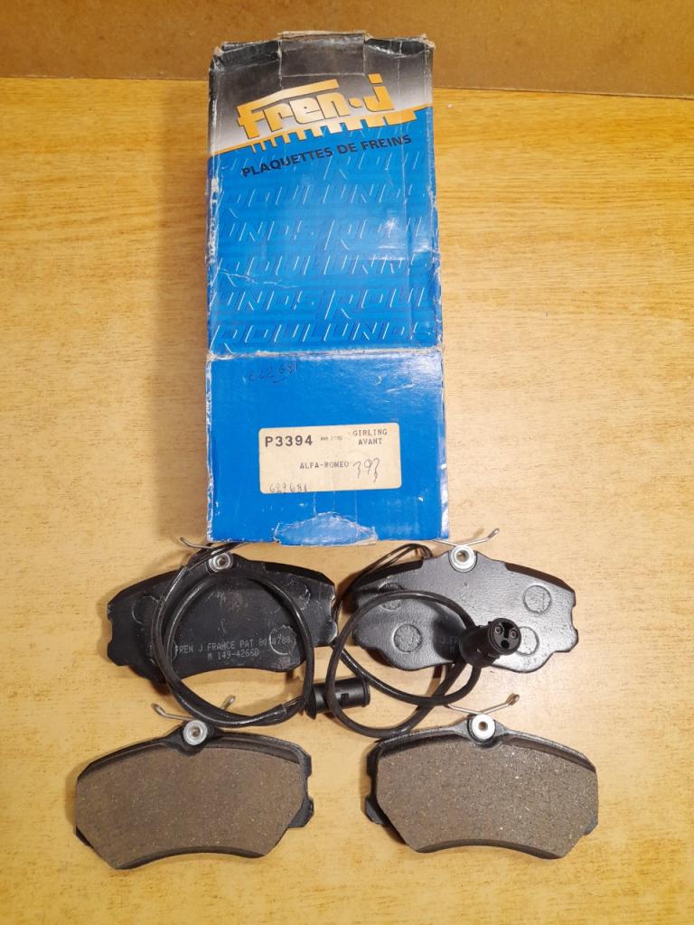 Plaquettes de frein avant Alfa Romeo 164 2.0L LesAnciennes.com