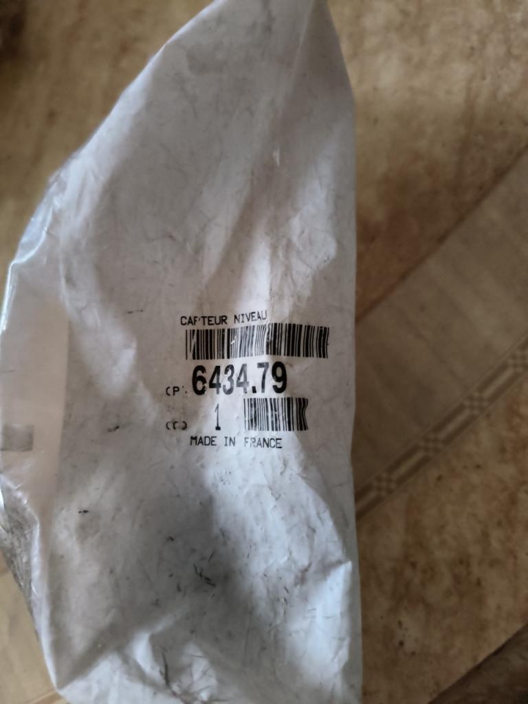 Capteur de niveau PSA, réf. 6434.79, Neuf LesAnciennes.com