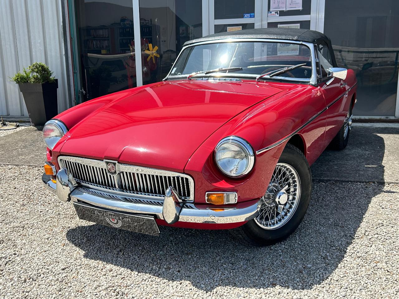 MG MGB Cabriolet - 1966 LesAnciennes.com