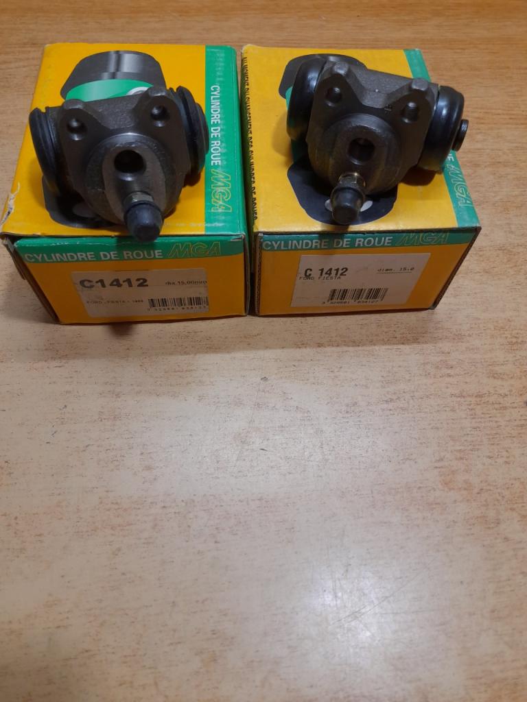 Cylindres de Roue Ford Fiesta MKII 1.6D LesAnciennes.com
