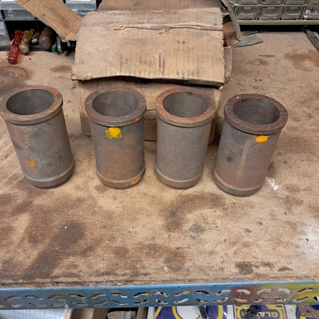 4 chemises 54,5mm RENAULT 4L (R4L) neuves LesAnciennes.com