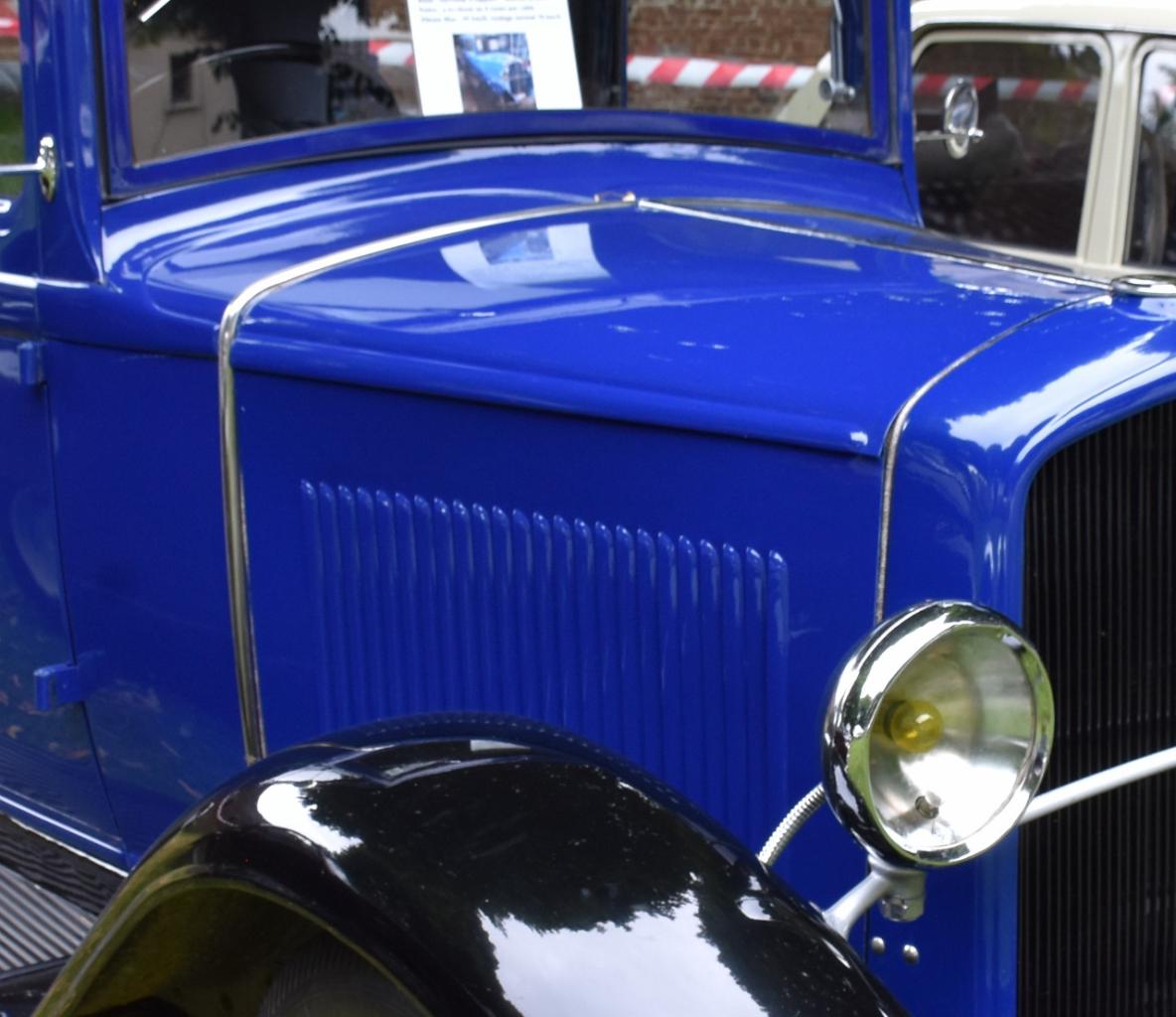 Capot Renault Monaquatre LesAnciennes.com