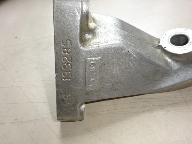 Support de fixation moteur Ferrari 348 LesAnciennes.com