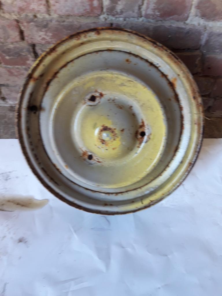 Jante CITROEN 2CV LesAnciennes.com