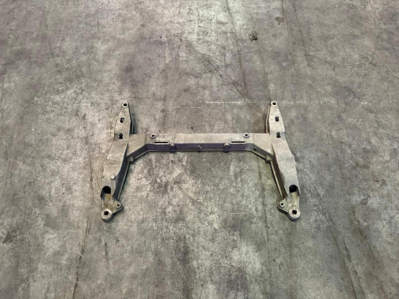 Sous-châssis avant pour PORSCHE 911 LesAnciennes.com