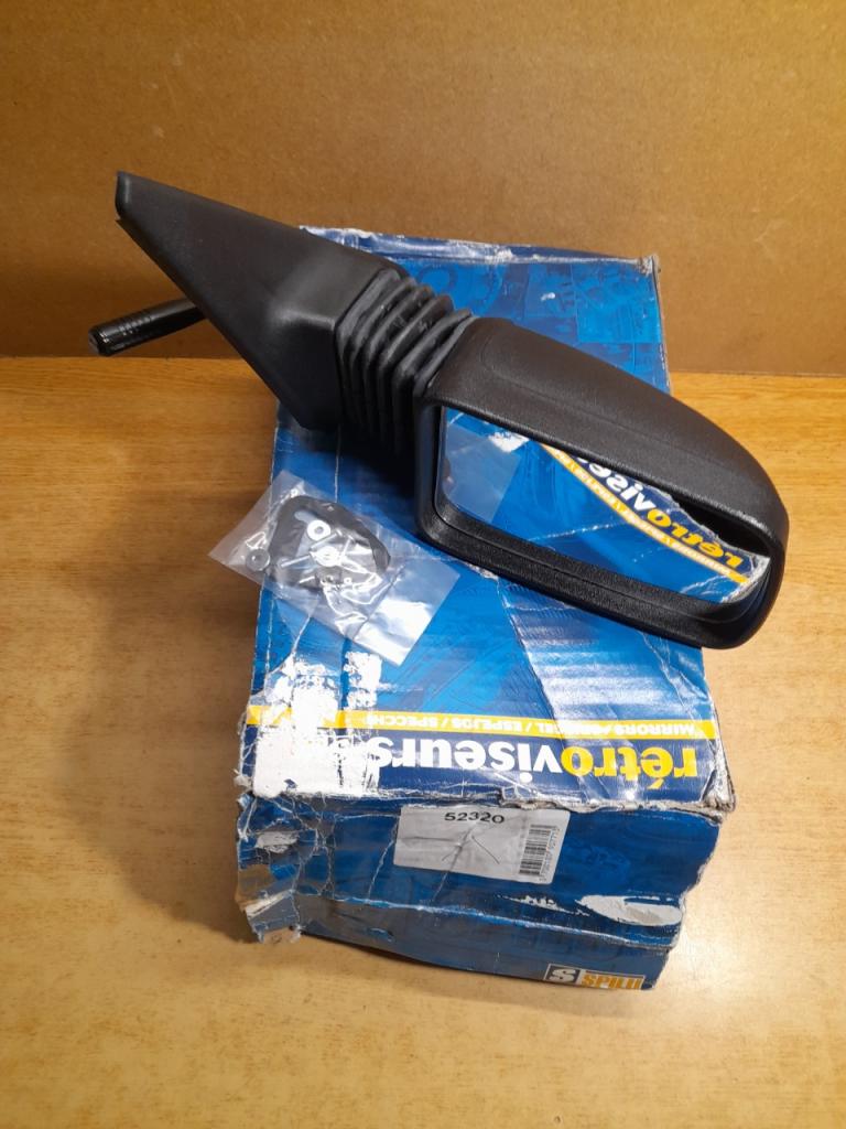 Rétroviseur Droit Peugeot 205 II LesAnciennes.com