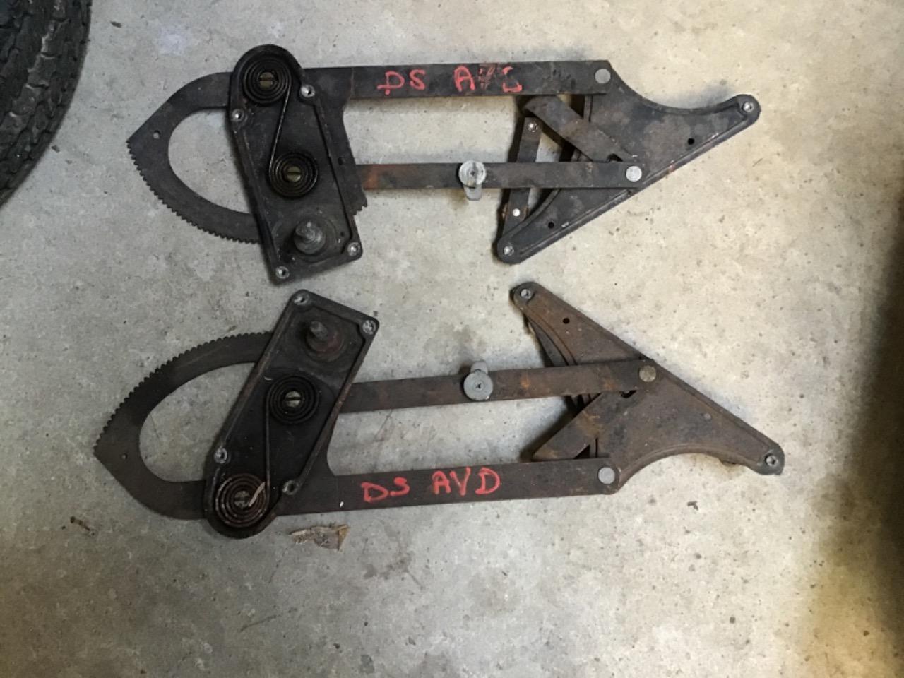 CRÉMAILLÈRES VITRES AVANTS CITROEN DS LesAnciennes.com