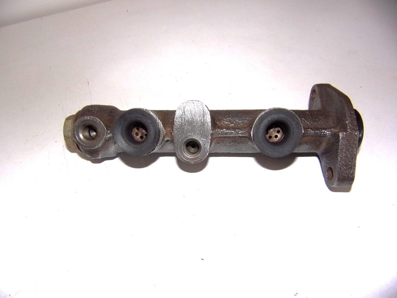 MAITRE-CYLINDRE DE FREIN pour FIAT 238 B LesAnciennes.com