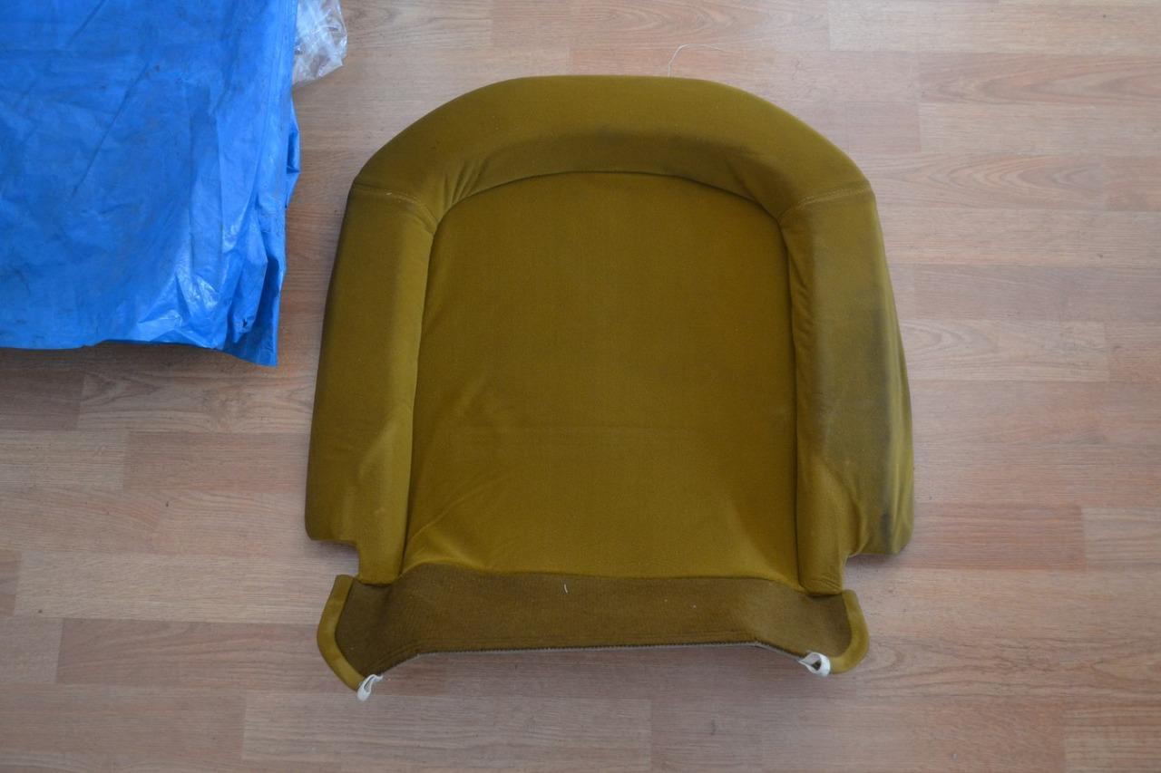 Carter dos sièges AV PEUGEOT 604, neuf LesAnciennes.com