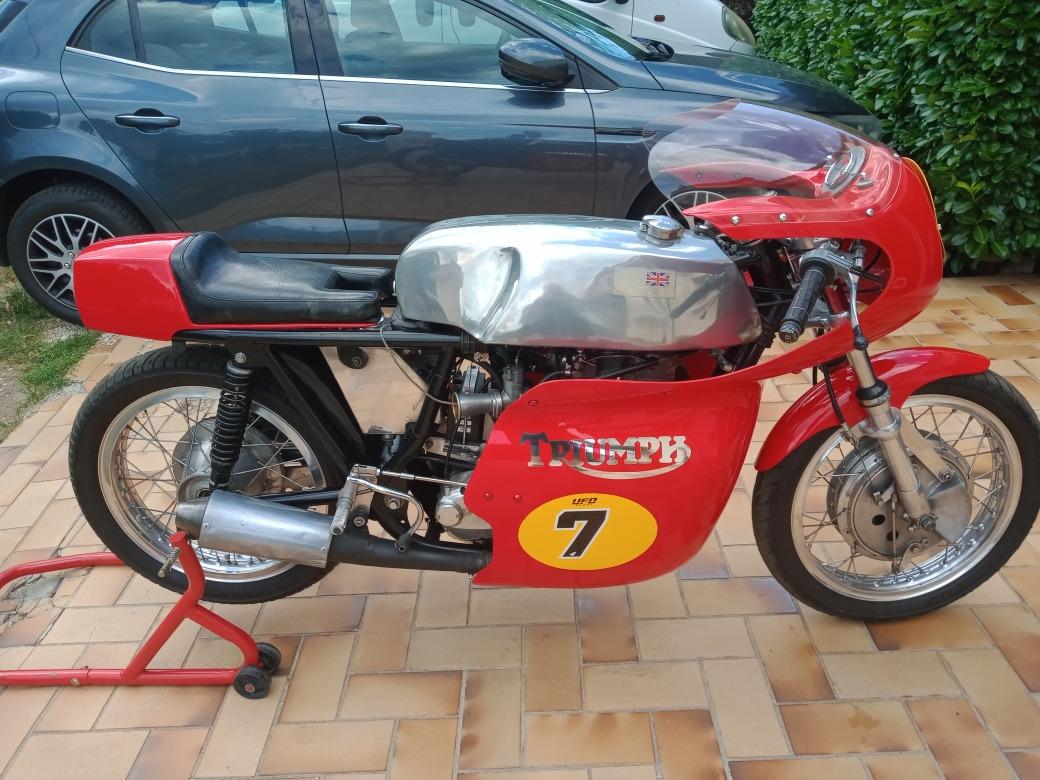 TRIUMPH Tiger 100 cadre rickman piste - 1971 LesAnciennes.com