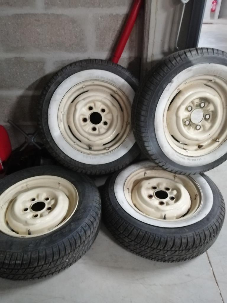 Roues SIMCA Vedette Versailles LesAnciennes.com