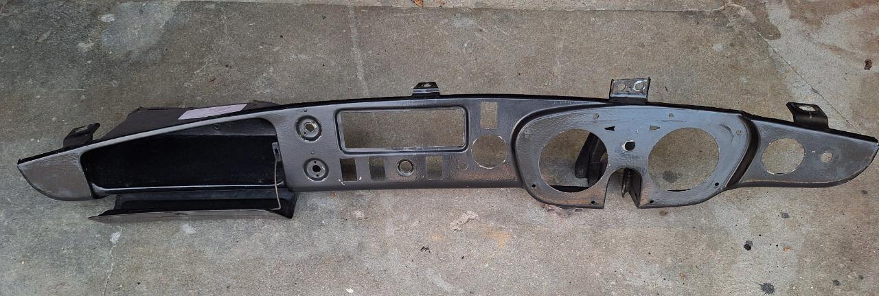 Tableau de bord RHD MGB LesAnciennes.com