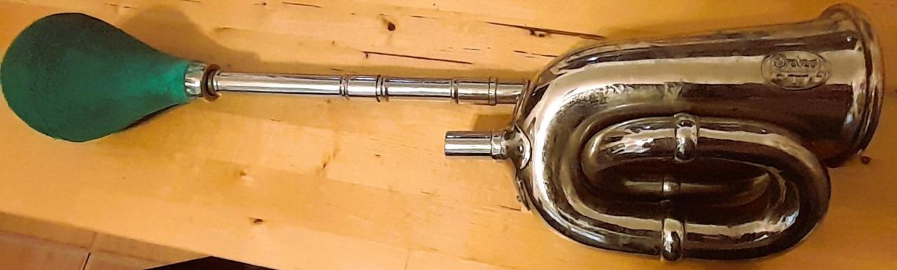 Ancien klaxon à poire type trompe dit pouêt pouêt LesAnciennes.com