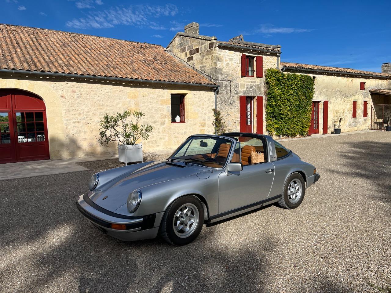 PORSCHE 911 911S TARGA - 1976 LesAnciennes.com