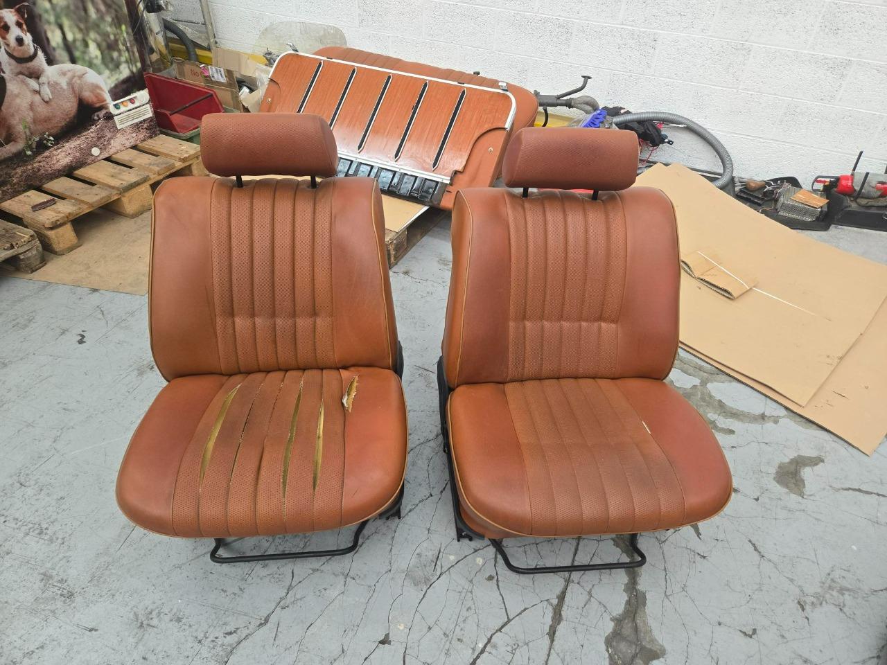 Sieges PEUGEOT 304 break LesAnciennes.com