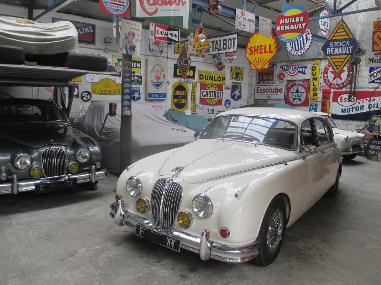 JAGUAR MK2 3.8 L overdrive - 1962 LesAnciennes.com