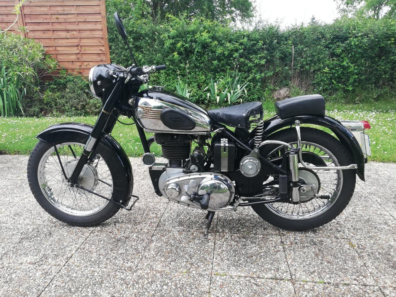 BSA B33 500cm3 - 1953 LesAnciennes.com