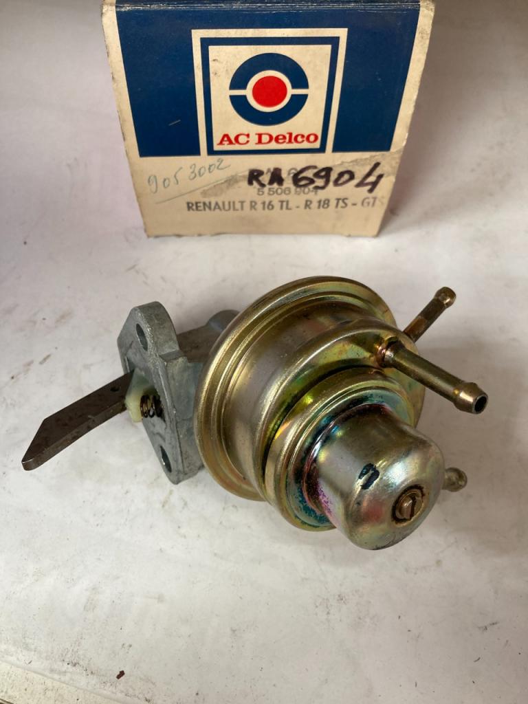 Pompe à essence neuve RENAULT 16 (R16) LesAnciennes.com