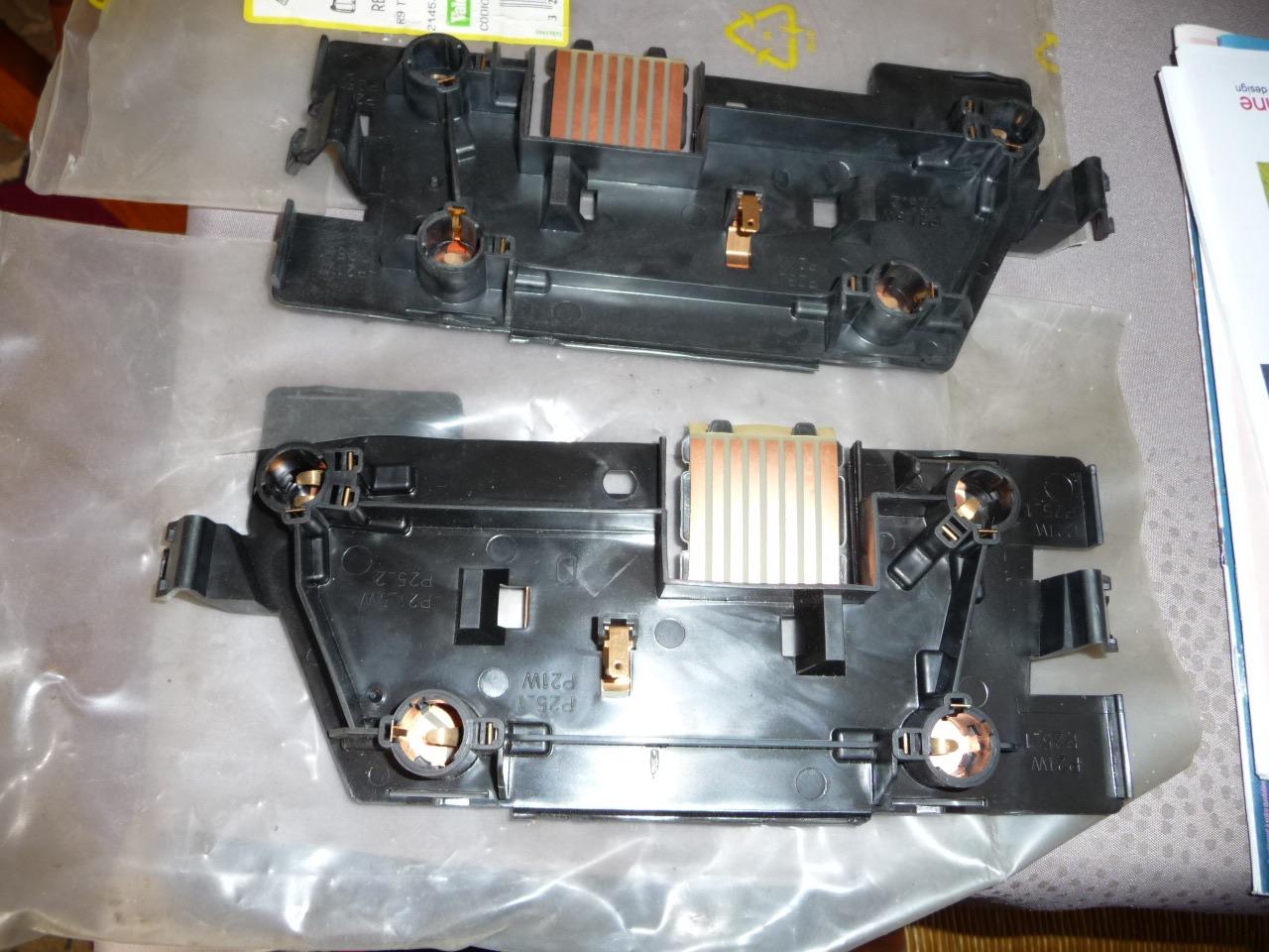 Pièces RENAULT 9 PLATINE FEUX ARRIERE FRANKANI LesAnciennes.com