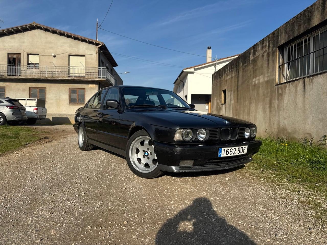 1992 BMW M5 E34 LesAnciennes.com