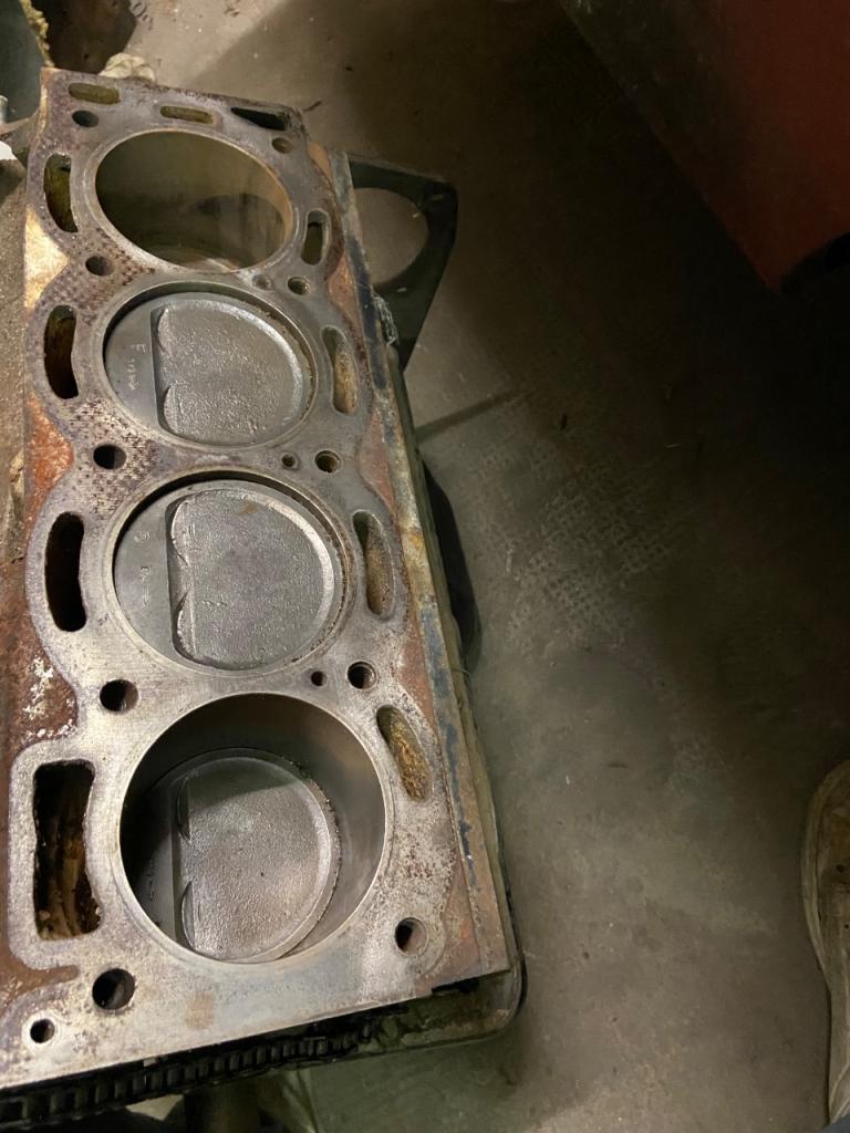 Bloc moteur TRIUMPH TR7 Tr7 LesAnciennes.com