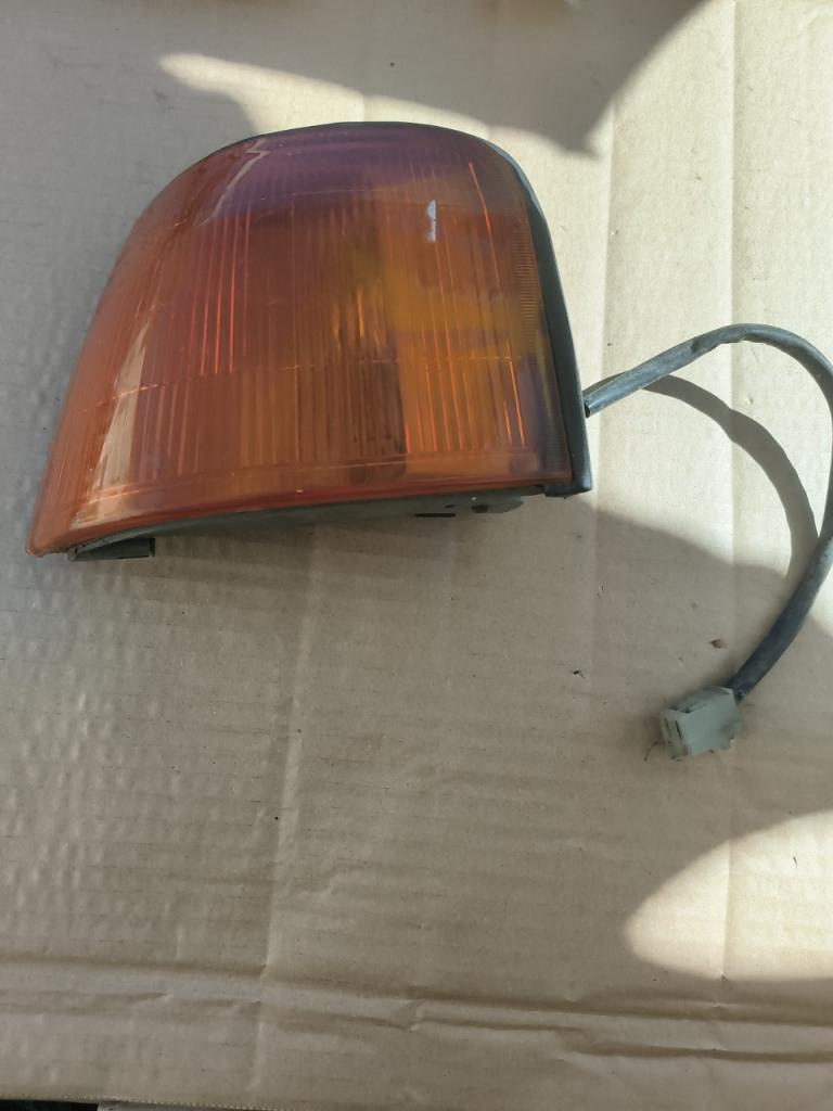 Pièces FIAT Uno clignotant gauche orange LesAnciennes.com