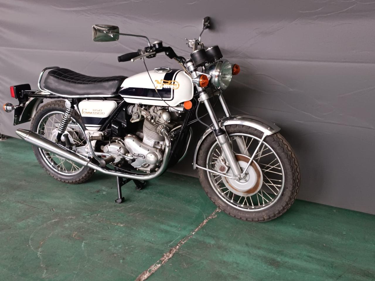 1974 Norton Commando 850 Roadster LesAnciennes.com
